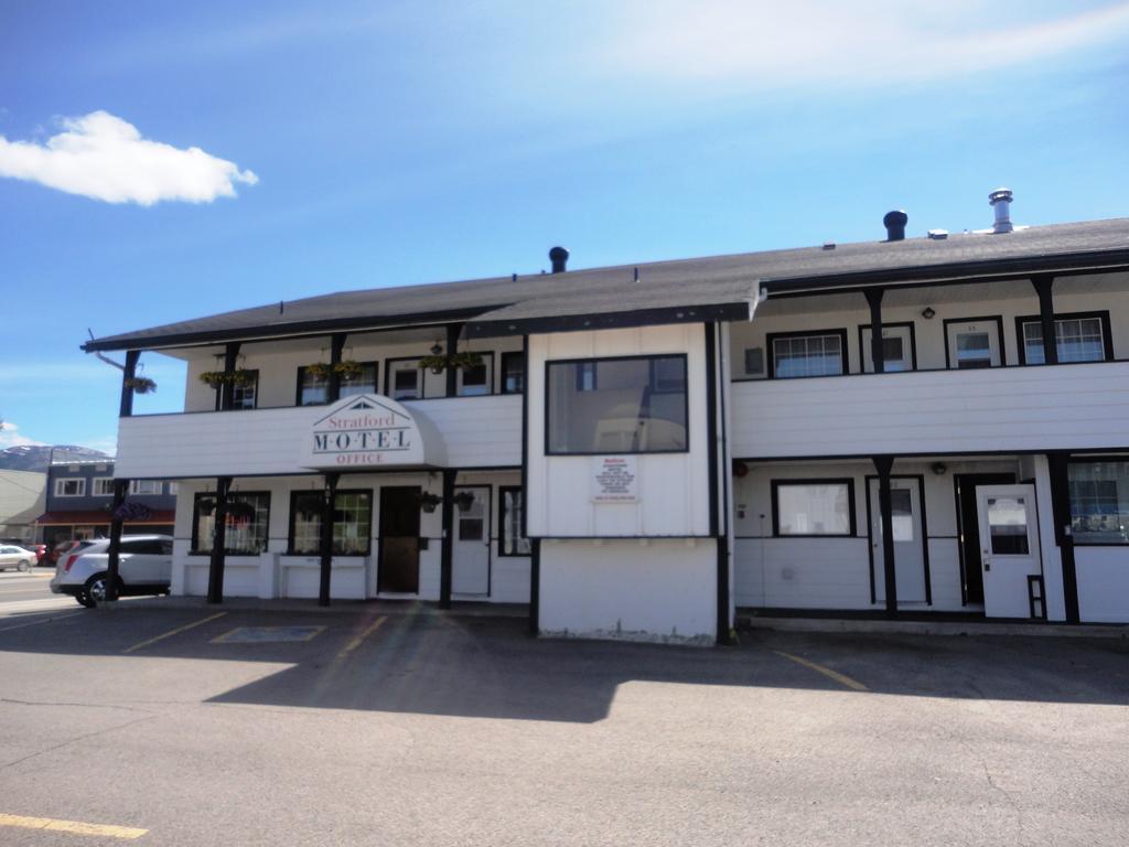 Stratford Motel Whitehorse Exterior photo