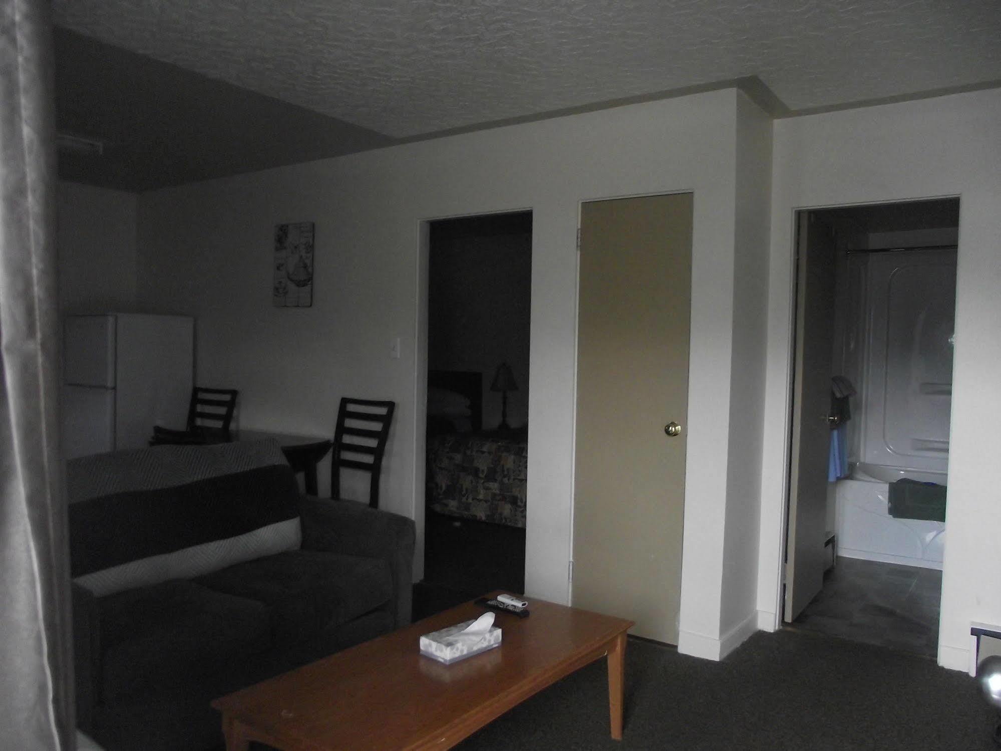 Stratford Motel Whitehorse Exterior photo