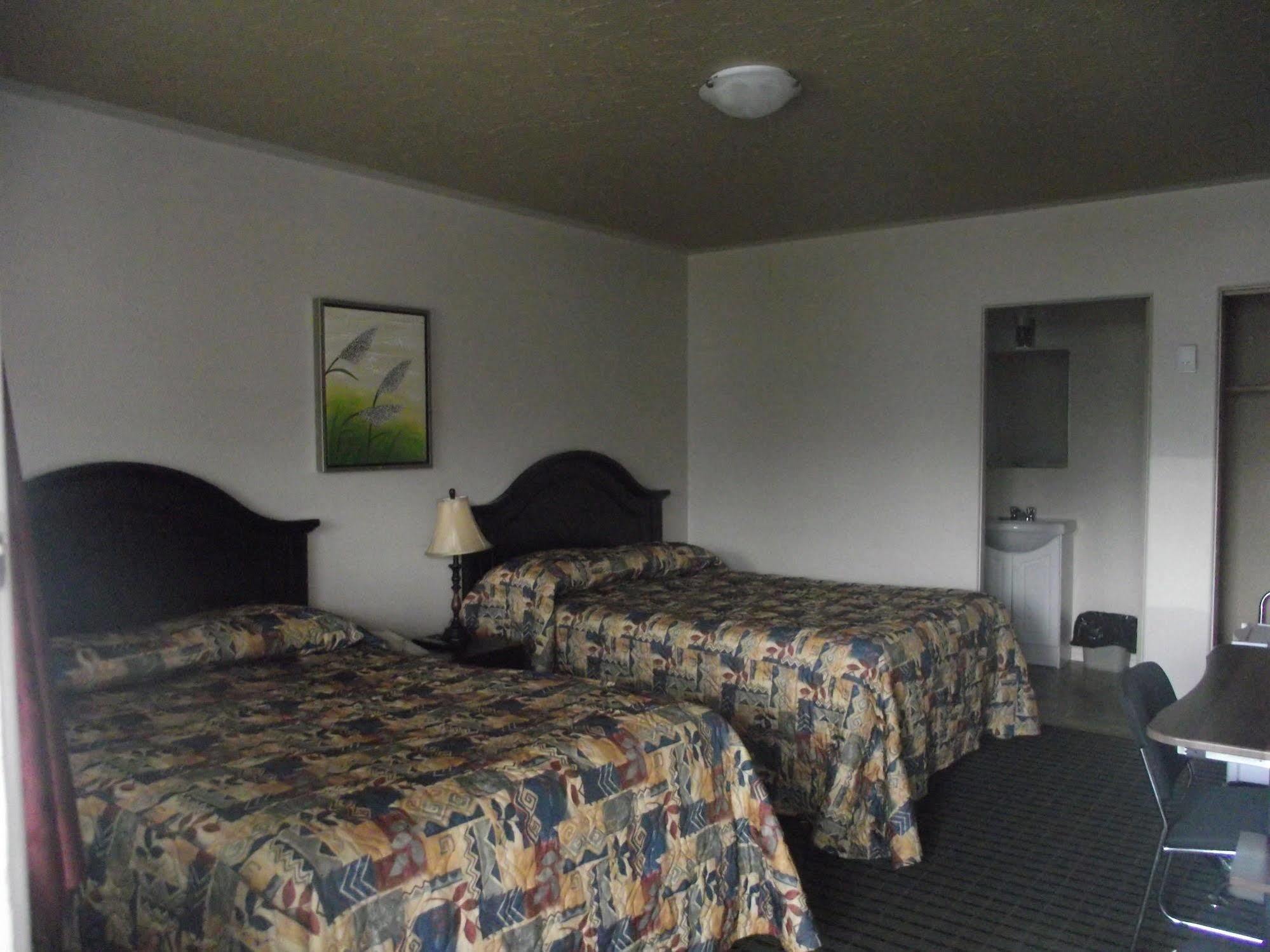 Stratford Motel Whitehorse Exterior photo