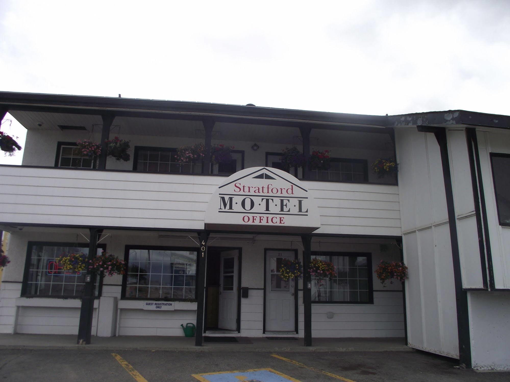 Stratford Motel Whitehorse Exterior photo